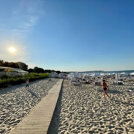 Family & Friends, 70 M2 Balcony, Only 3 Min To The Beach! Free Parking * Сопот
