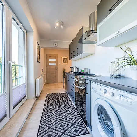 Family & Friends, 70 M2 Balcony, Only 3 Min To The Beach! Free Parking Сопот