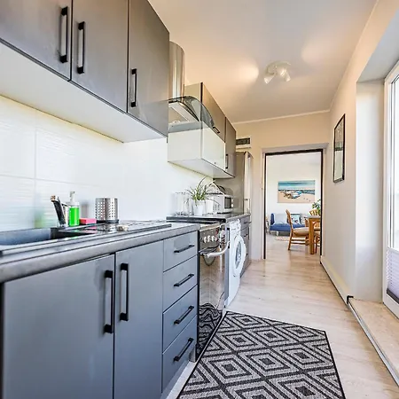 Апартаменти Family & Friends, 70 M2 Balcony, Only 3 Min To The Beach! Free Parking Сопот