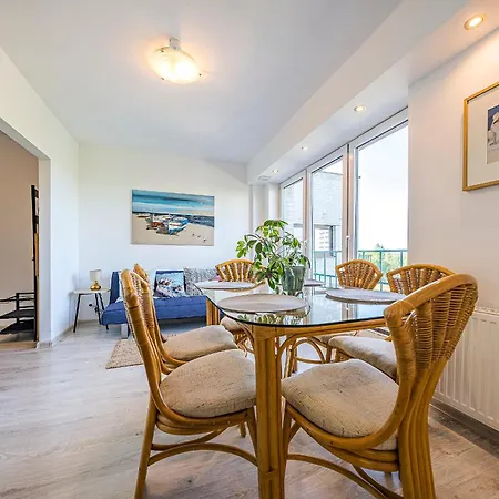 Family & Friends, 70 M2 Balcony, Only 3 Min To The Beach! Free Parking Сопот
