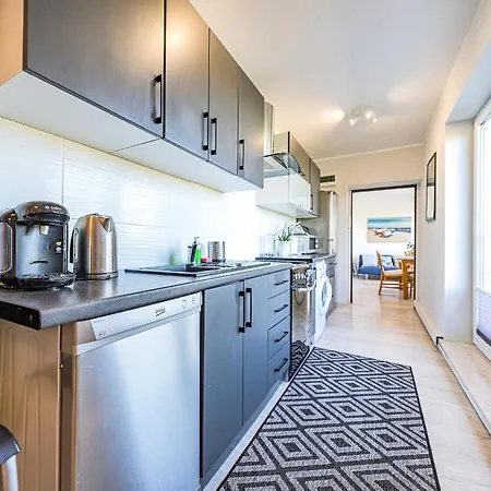 Family & Friends, 70 M2 Balcony, Only 3 Min To The Beach! Free Parking Апартаменти *