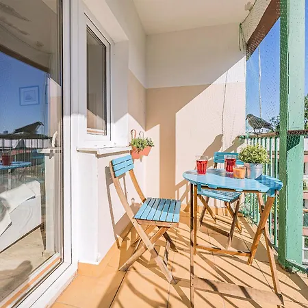 Family & Friends, 70 M2 Balcony, Only 3 Min To The Beach! Free Parking Apartment