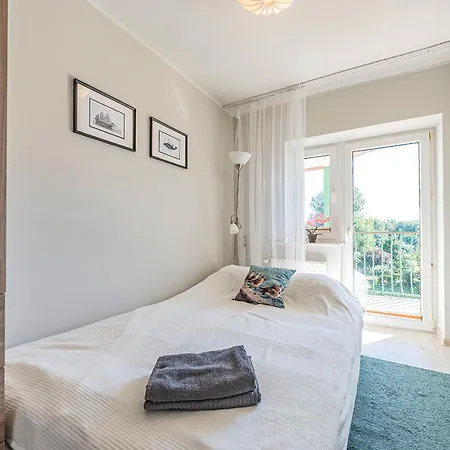 Family & Friends, 70 M2 Balcony, Only 3 Min To The Beach! Free Parking Апартаменти Сопот
